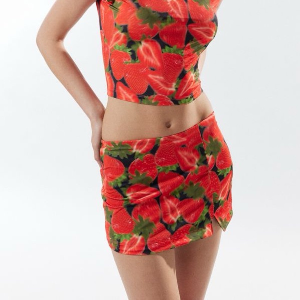 UO Silence & Noise Abstract Strawberry Micro Mini Skirt🍓